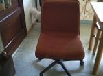 Vend  un fauteuil  et  une  chaise - Miniature